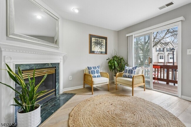 Building Photo - 55 Greenbrook Dr