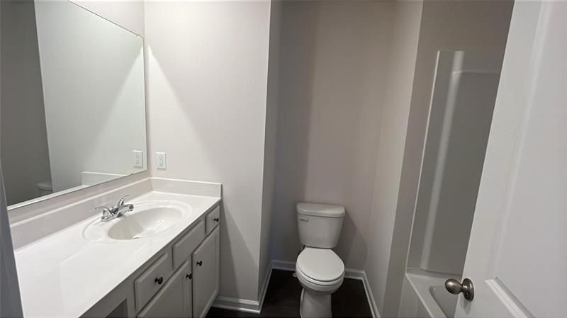 Building Photo - 105 Berry Dr