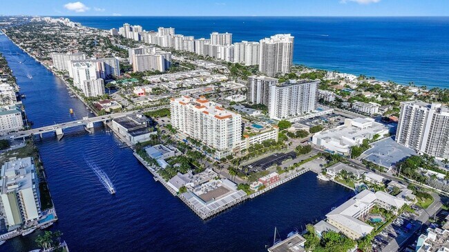 Building Photo - 3020 NE 32nd Ave