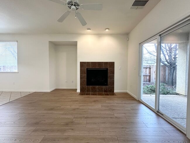 Building Photo - Spacious 3 bedroom 2 bath home in Rancho Cordova!!