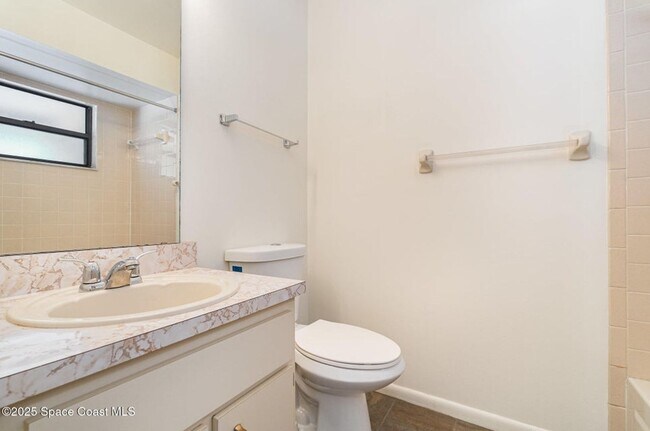 Building Photo - 3549 Muirfield Dr