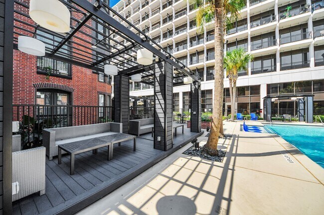 Primary Photo - 3616 Richmond Ave.