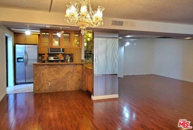 Building Photo - 10535 Wilshire Blvd