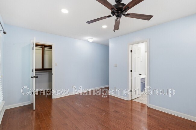 Building Photo - 7668 Chatham Cir NW