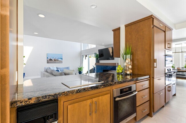 Building Photo - 3810WH - The Hemlock Hideaway | 4 Bed 2.5 ...