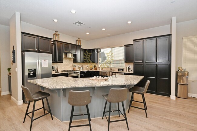 Building Photo - 531 Meridian Ave