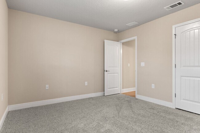 Building Photo - 4599 Belvedere Circle