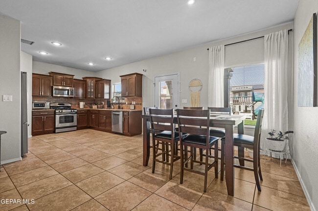 Building Photo - 14605 Christian Castle