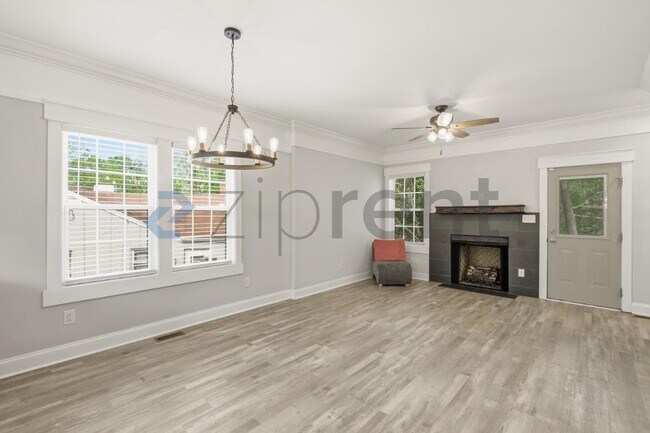 Building Photo - 413A Cecil St