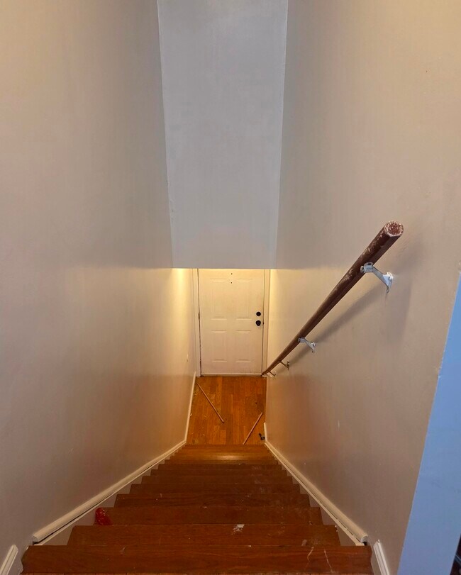 Building Photo - 703 Garfield Ave