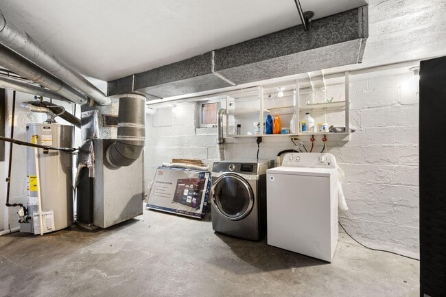 Building Photo - 726 Kerr St