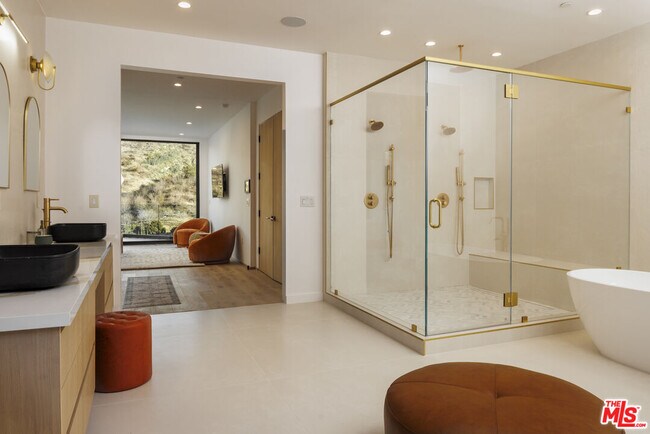 Building Photo - 3755 Camino de la Cumbre