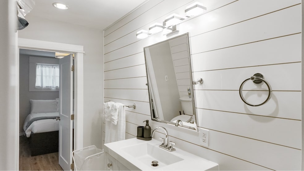 Building Photo - 2800 E Thomas St