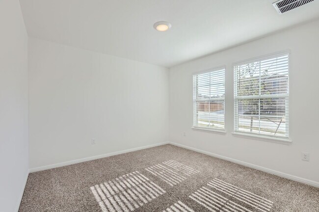 Building Photo - 2429 Hackamore Dr
