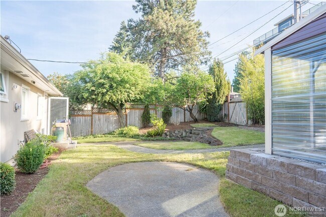 Building Photo - 10861 Auburn Ave S