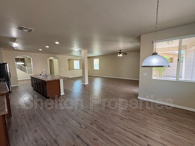 Building Photo - 20684 W White Rock Rd