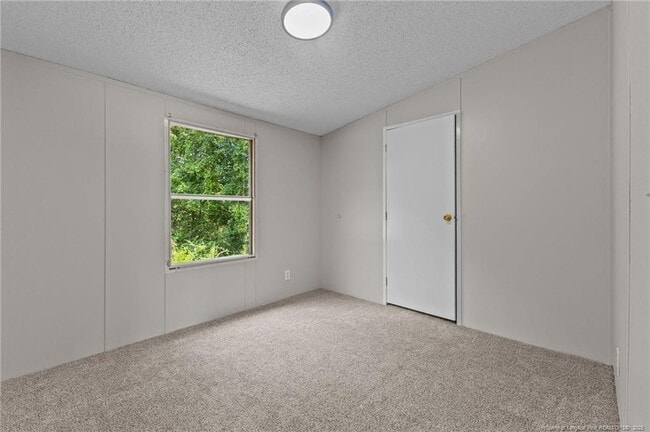 Building Photo - 97 Turf Dr