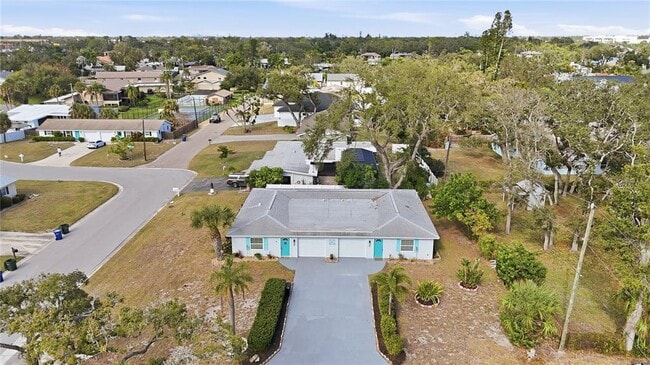 Building Photo - 2227 Montclair Dr