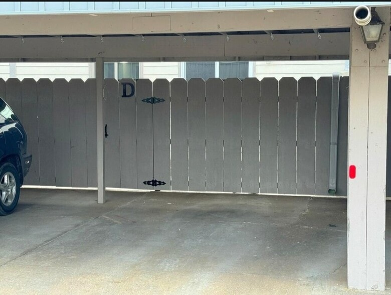 Building Photo - 1911 Glendale Rd