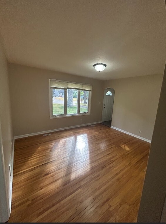 Building Photo - 2245 Pinewood Dr