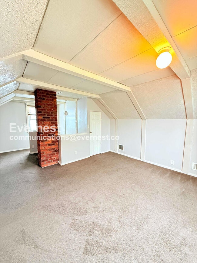 Building Photo - 6901 Heyden St