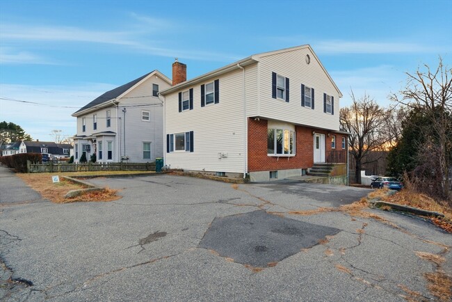 Building Photo - 99 Garfield Ave