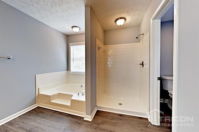 Building Photo - 910 Hounds Ridge Ct