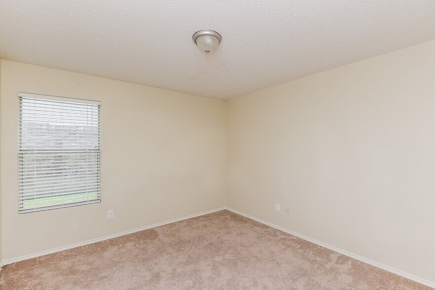 Building Photo - 508 Nuffield Ln