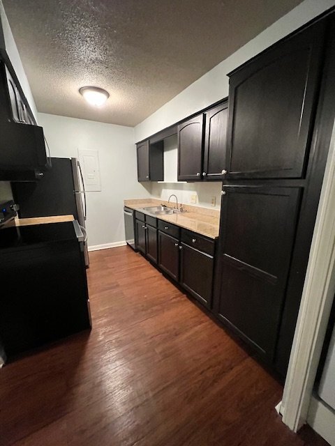 Building Photo - 503 E 6th St