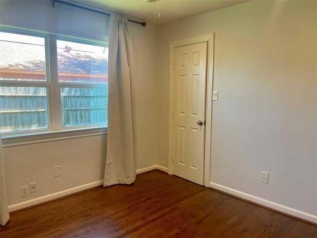 Building Photo - 7953 Turquoise Ln