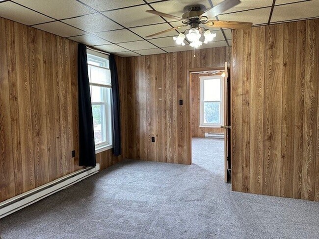Building Photo - Williams Valley School District 2 Bedroom ...