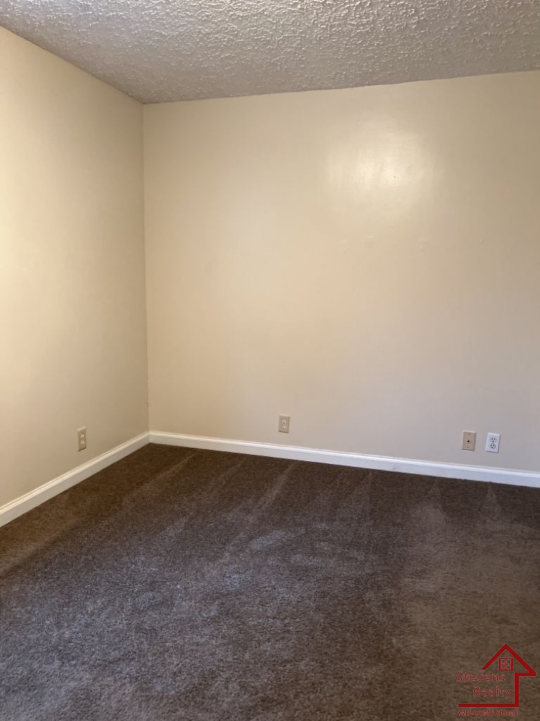 Building Photo - 864 Treewood Dr