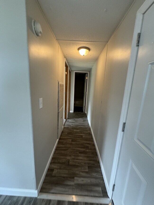 Building Photo - 3 BR | 2 BA Mobile Home in Pikeville *Trash Pick-Up Included*