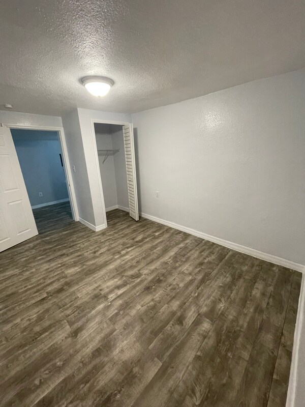 Building Photo - 1335 E Bay St