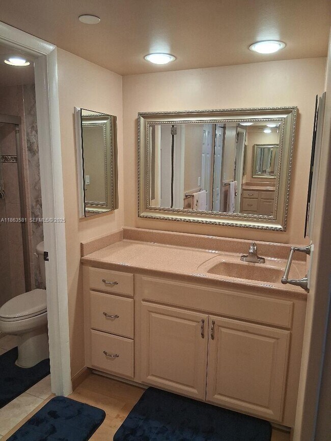 Building Photo - 1000 St Charles Pl