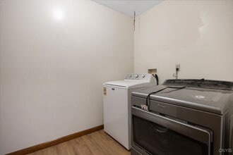 Building Photo - 1400 Brinkerhoff Hill Rd