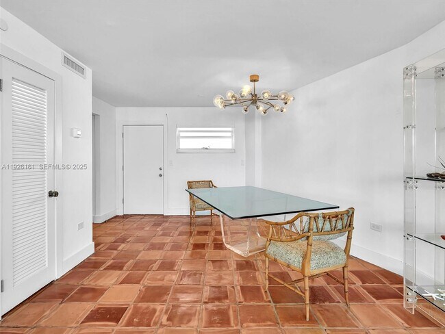 Building Photo - 1881 Washington Ave