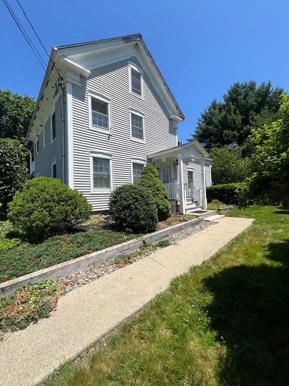 Building Photo - 282 Village St