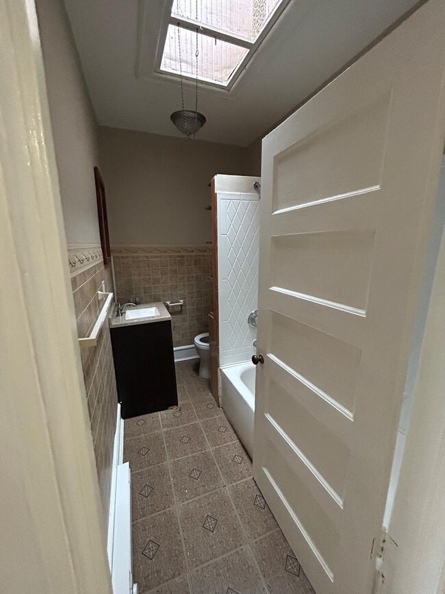 Building Photo - 225 S 62nd St