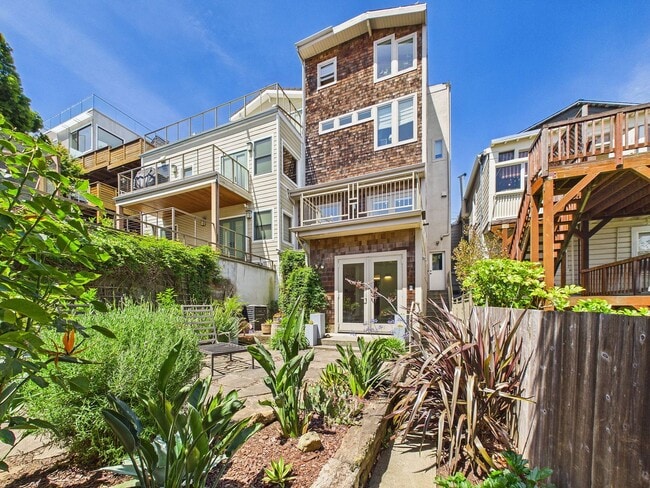 Building Photo - 853 De Haro St