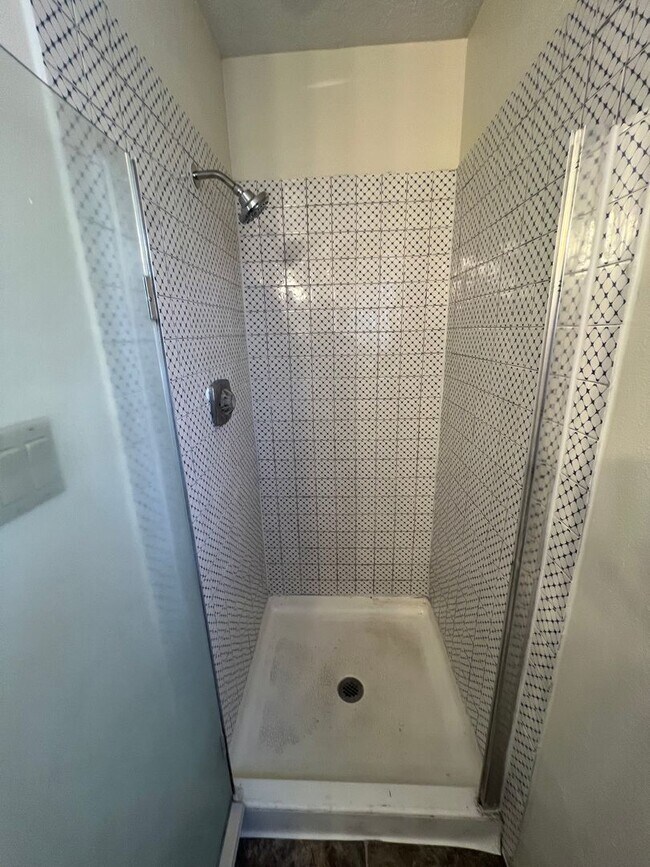 Building Photo - Taylor Ranch 3 Bedrooms 2 Bath 2/CG 1164/sf