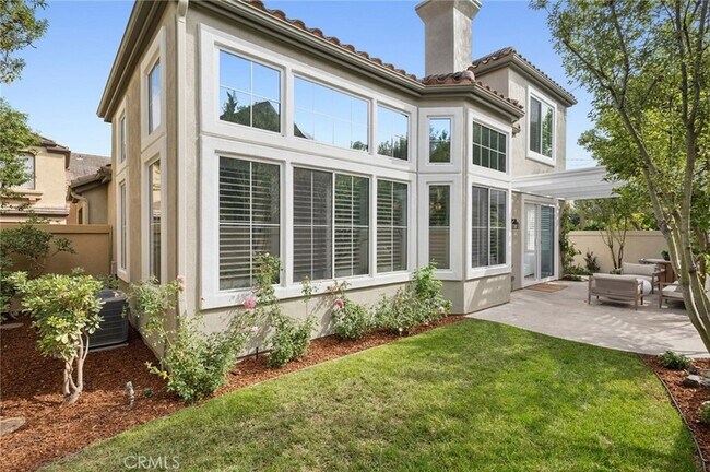 Building Photo - 20 Fecamp