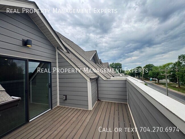Building Photo - 528 Billingsley Rd