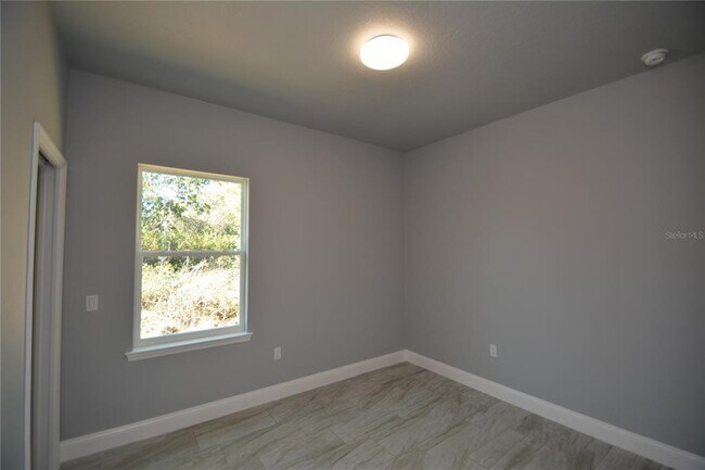Building Photo - 25 Rosepetal Ln