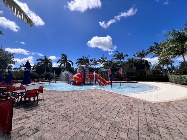 Building Photo - 159 SE 34th Ave