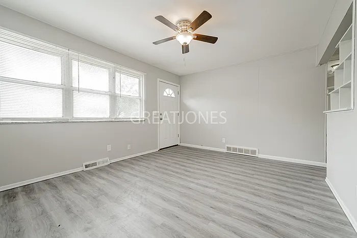 Building Photo - 1137 Maple Ave