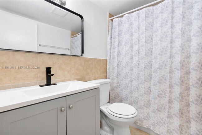 Building Photo - 1715 N 16th Ave