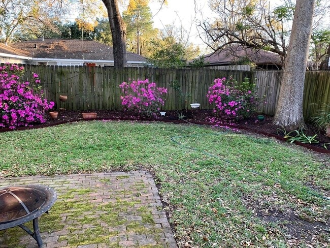 Building Photo - 3111 Broadmead Dr