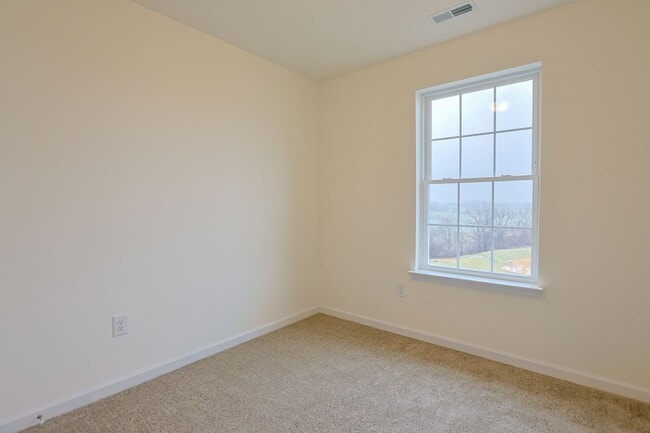 Building Photo - Luxury Townhomes!