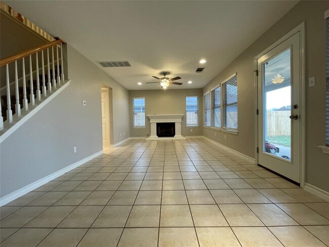 Building Photo - 14828 Single Trce